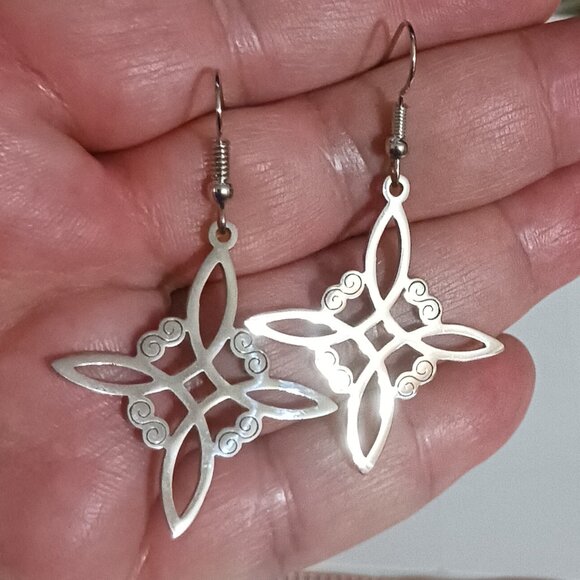 Stainless Steel Witch Knot Silver Dangle Fashion Earrings NWOT - Picture 4 of 8